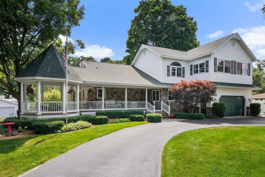 5161 Silver Pines, Garfield charter township