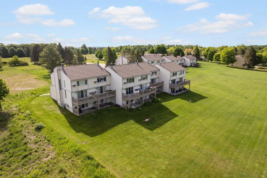 5000 Townhouse, Cedar