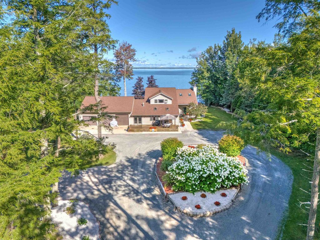93 County Road 441, Thompson township