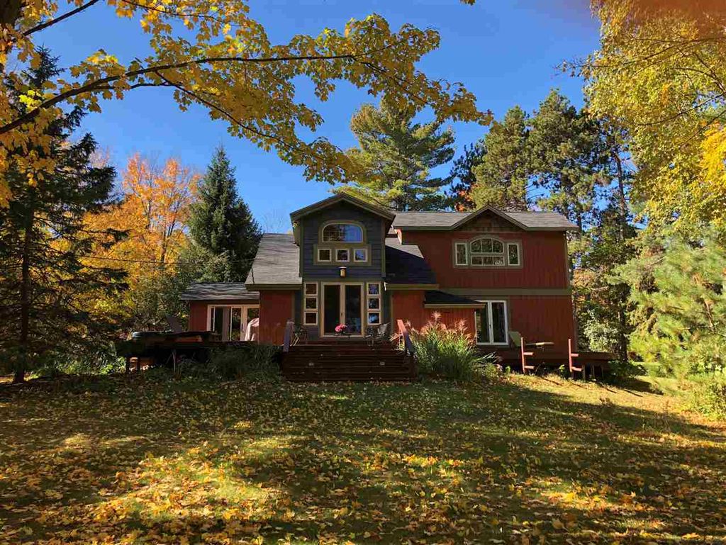 1387 N West Torch Lake, Torch Lake township