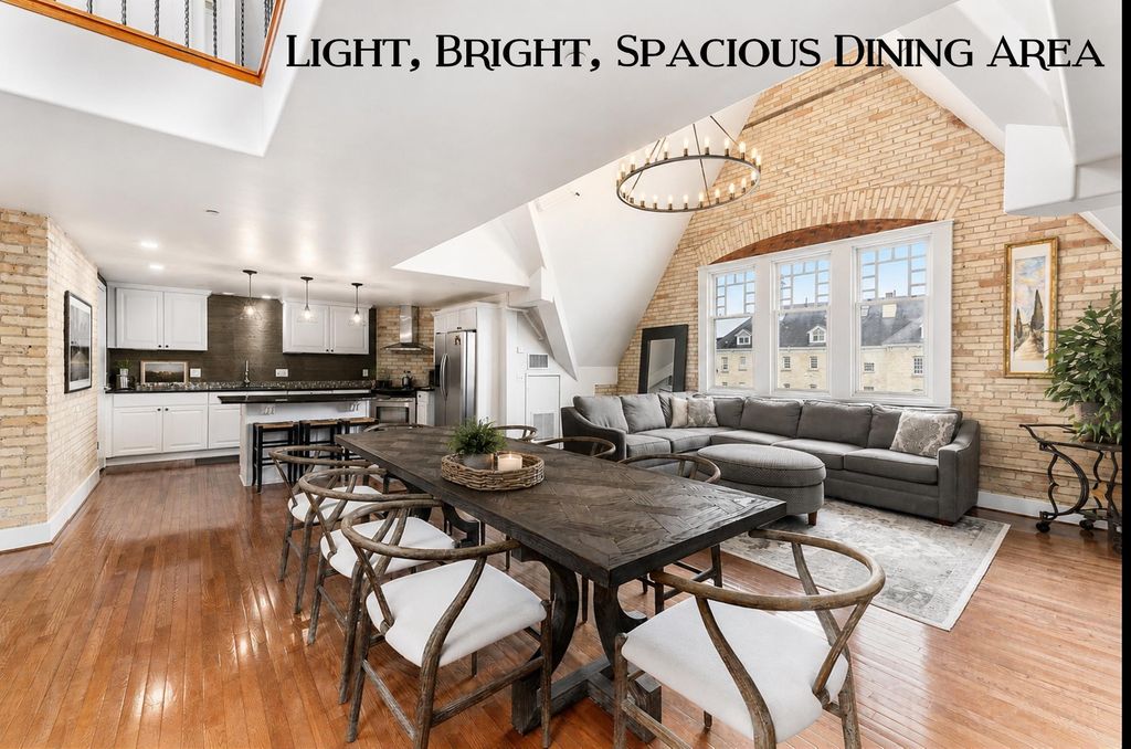 810 Cottageview Dr, Traverse City