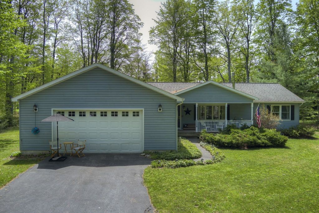 4451 S Hemlock, Cedar