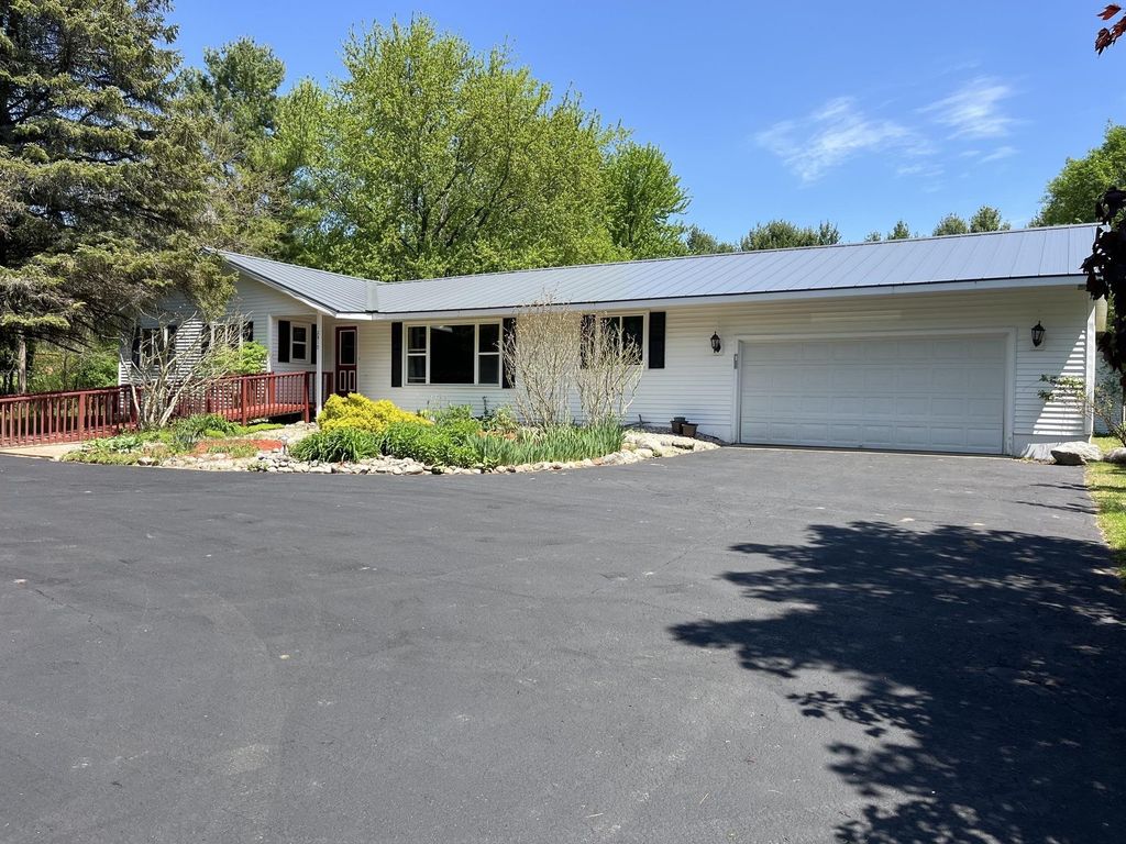 2510 E Silver Lake Road N, Garfield charter township