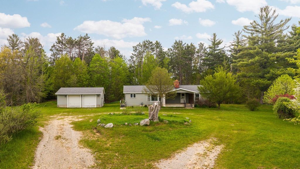 2631 Sparling, Paradise township