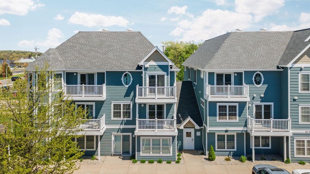100 Hope St, Traverse City