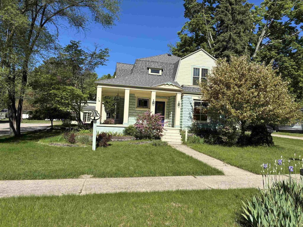407 N Bridge, Forest Home township