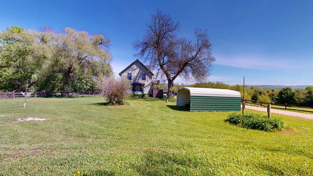 8807 Rogers, South Arm township