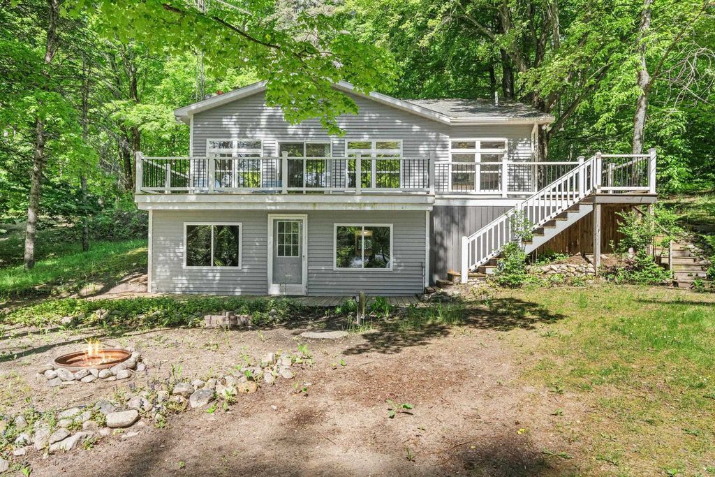 5252 Six Mile Lake, South Arm township