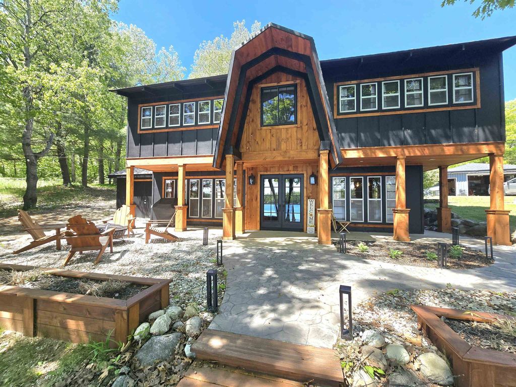10172 Ne Carmichael, Blue Lake township