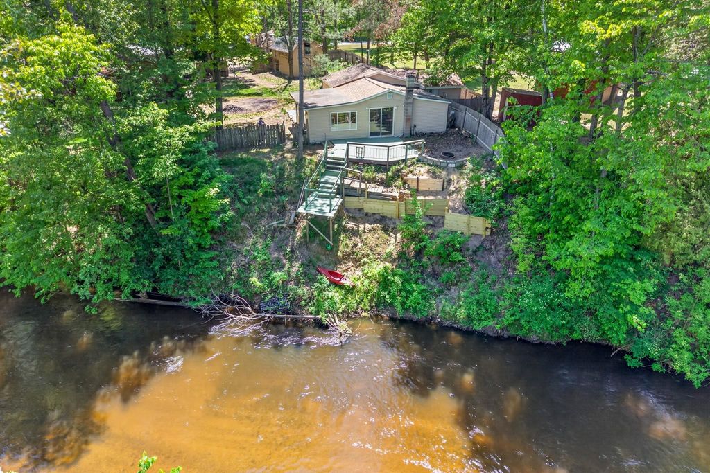 8538 W Haskell Lake, Winterfield township