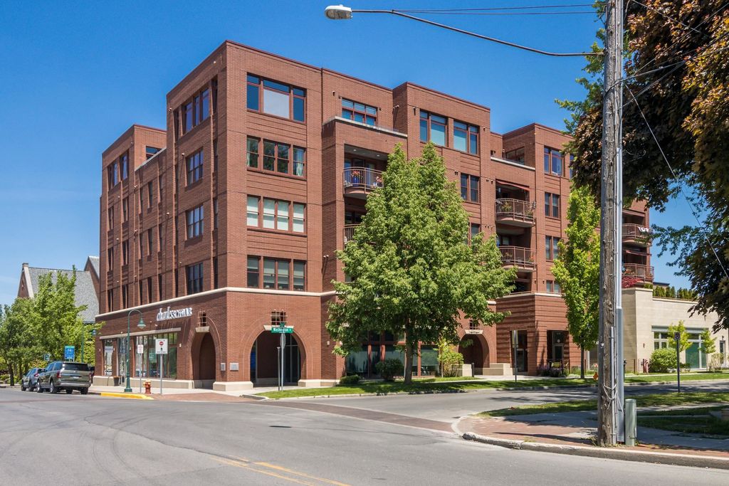 215 Washington, Traverse City city