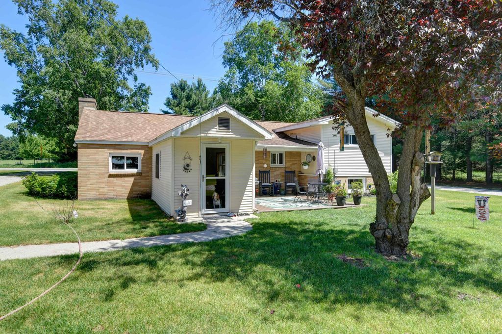 10741 N Long Lake, Long Lake township
