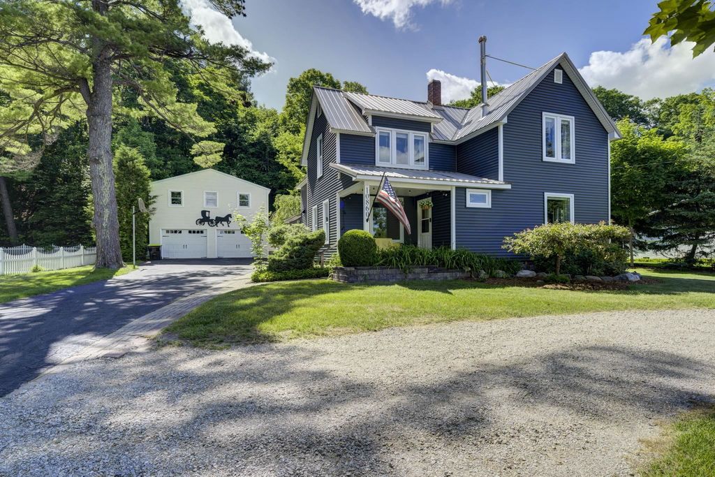10860 S West Bayshore Dr, Elmwood charter township