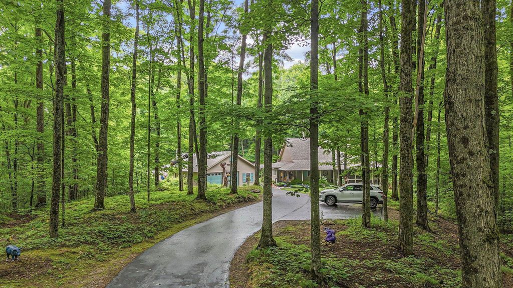 5610 Woodland, Kearney township
