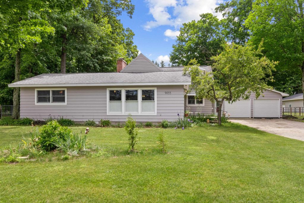9055 Homestead Rd, Benzonia township