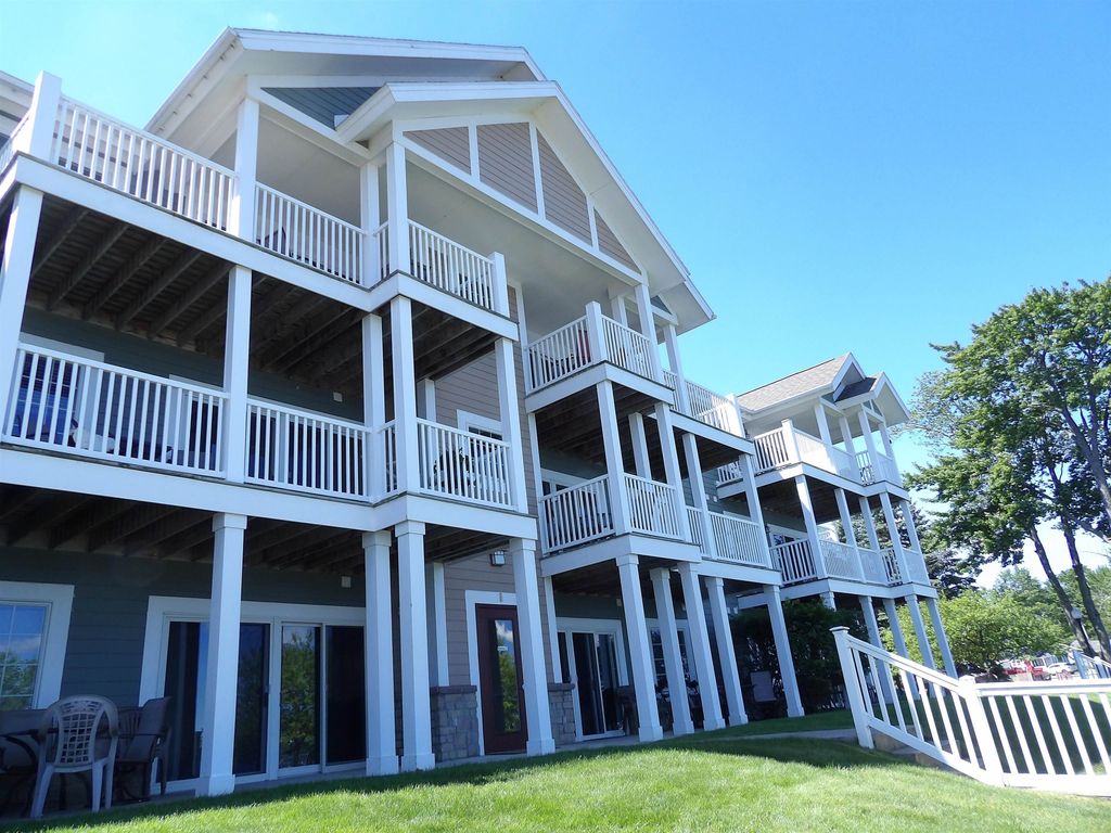 1246 Sunnyside, Cadillac