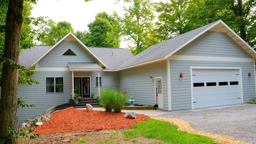 11770 S Mistys Trl, Empire township