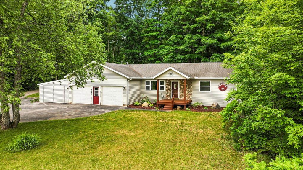 3443 Nw American Way, Kalkaska township