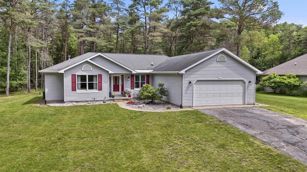 8150 Carriage Ln, Morton township