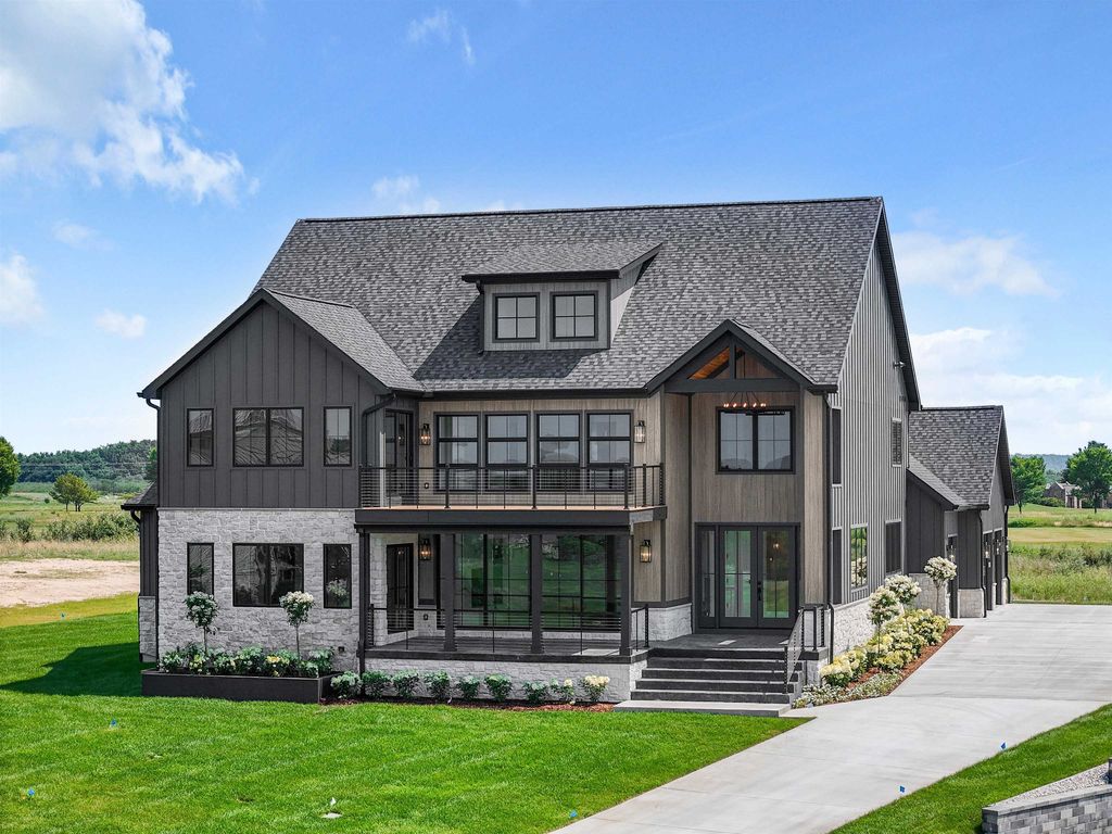 4162 Dornoch, Acme township
