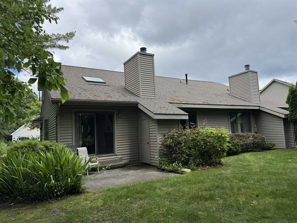 723 N Apple Tree, Suttons Bay