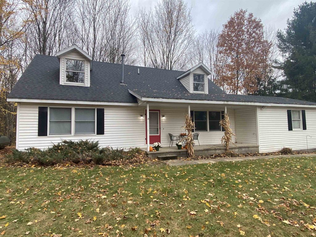 12134 Jonathon, Milton township