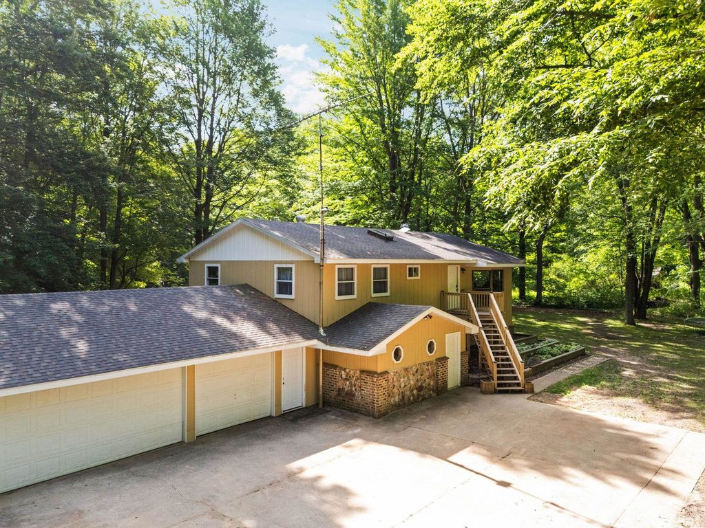 3527 S 31, Selma township