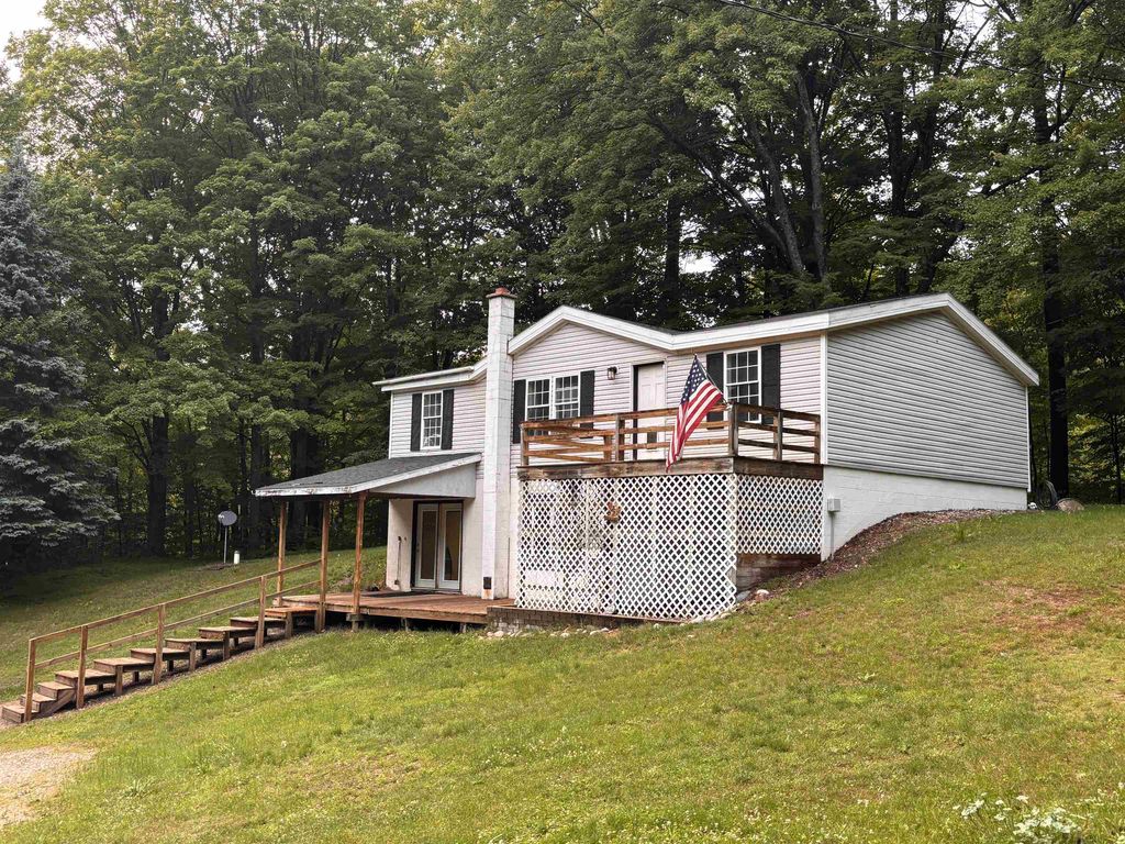 3865 Blueberry, Homestead township