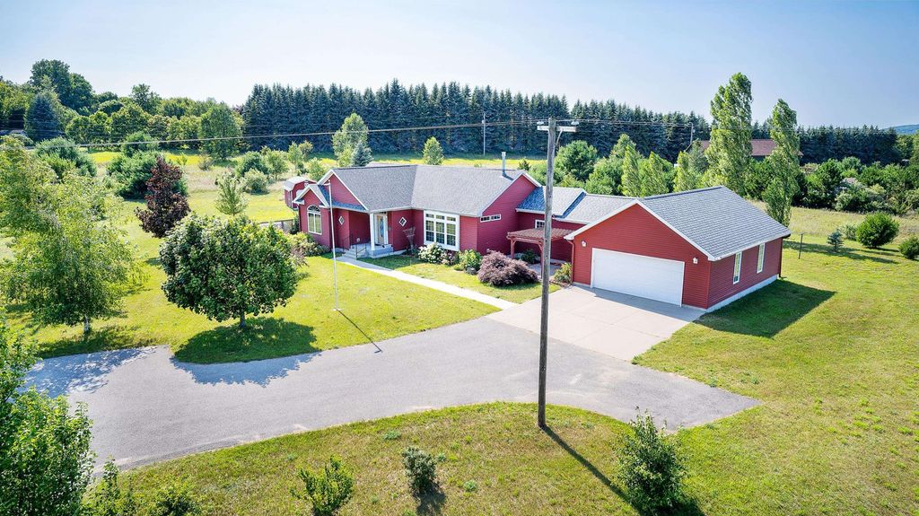5680 Gorivan, Blaine township