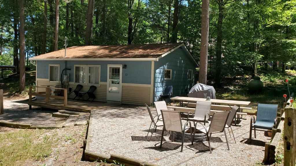 2341 Lake View, East Bay township