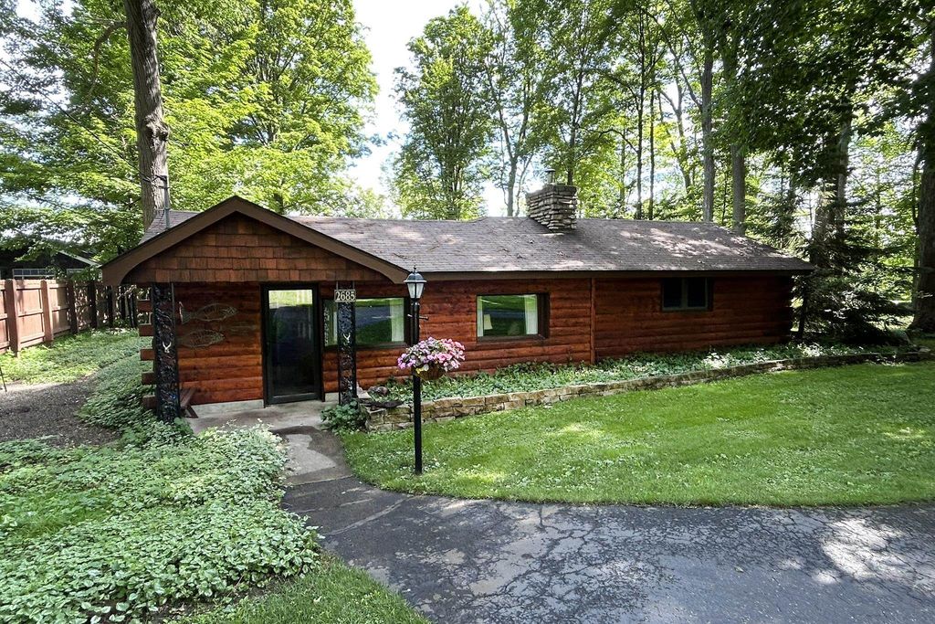 2685 Tonawanda Rd, Green Lake township