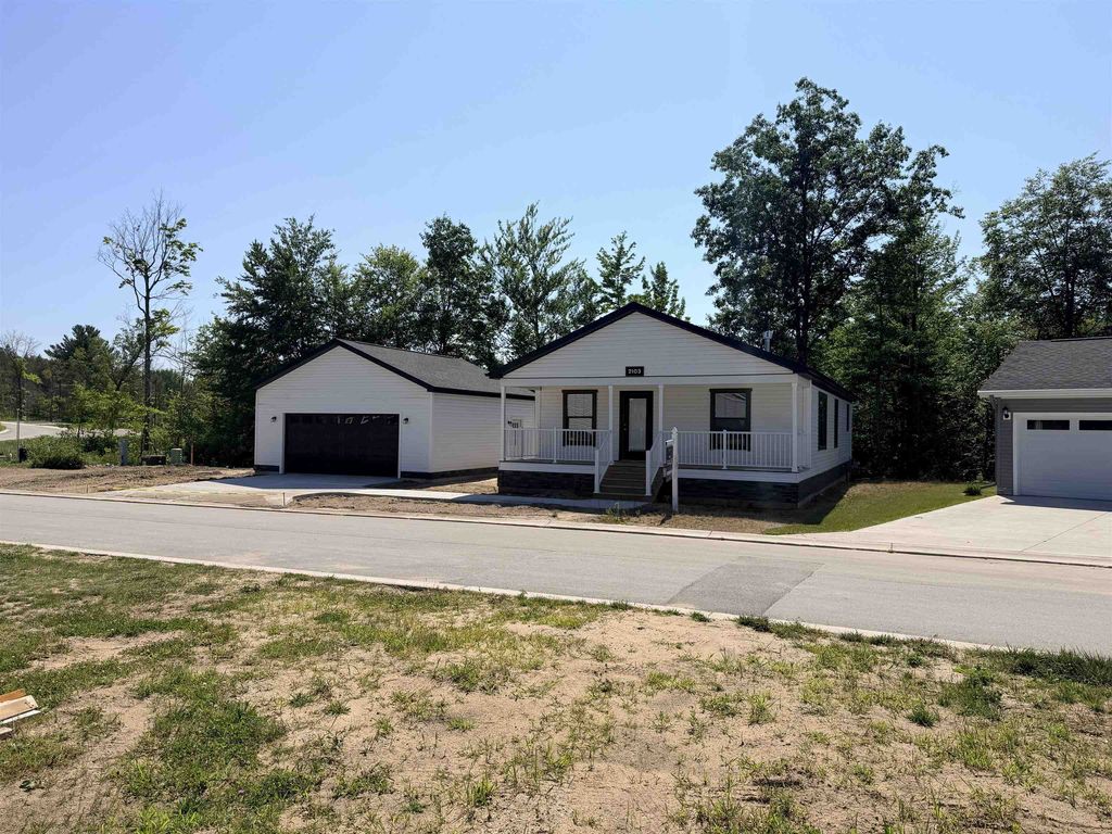 2103 Alta Vista, East Bay township