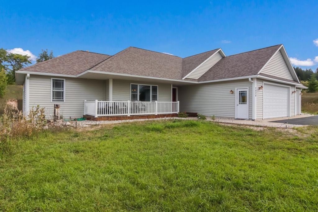 2424 Tyler Hills, Long Lake township