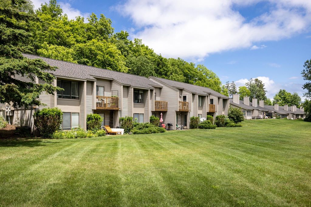 11255 E Fort, Suttons Bay