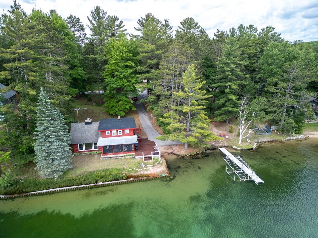 10582 N Twin Lake Road, Ne, Blue Lake township
