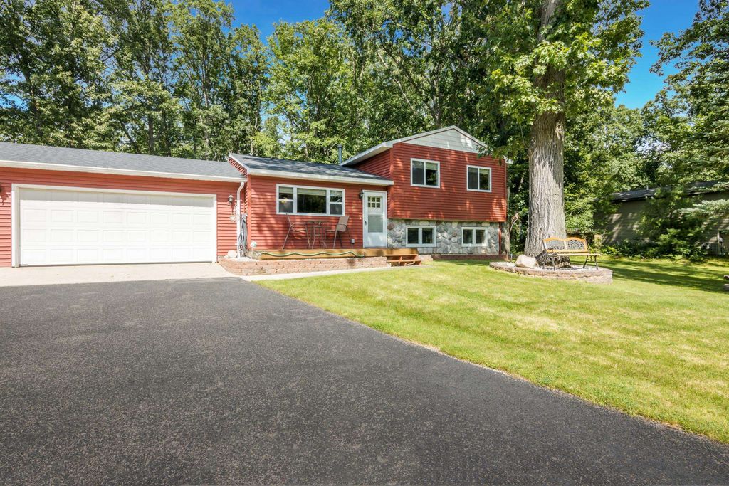 3961 Dogwood, East Bay township