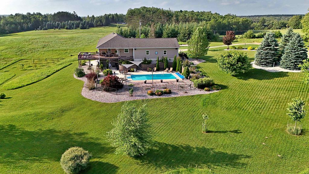 18281 Tustin, Burdell township