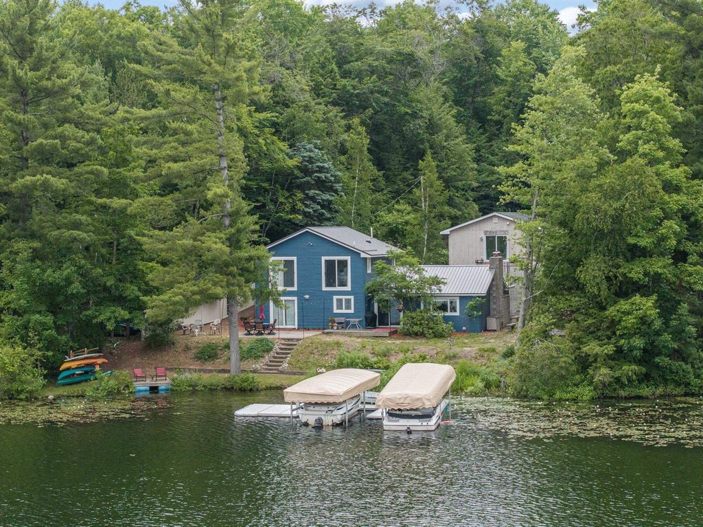 2847 Crescent Shores Dr, Long Lake township