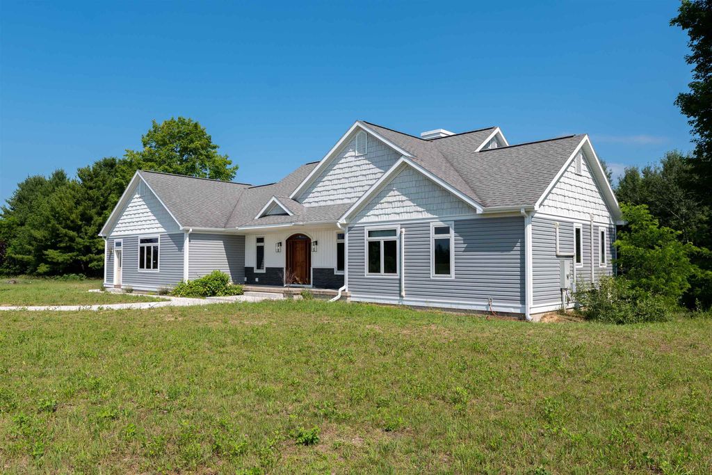 8255 Angell Rd, Whitewater township