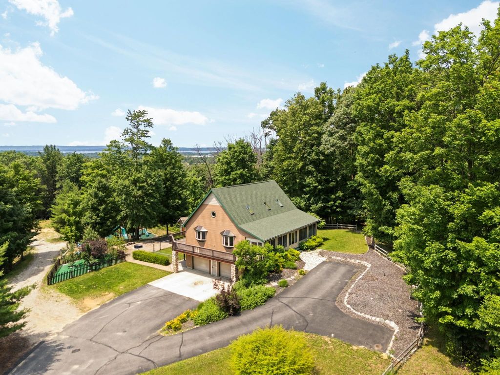 5265 Bates, Acme township
