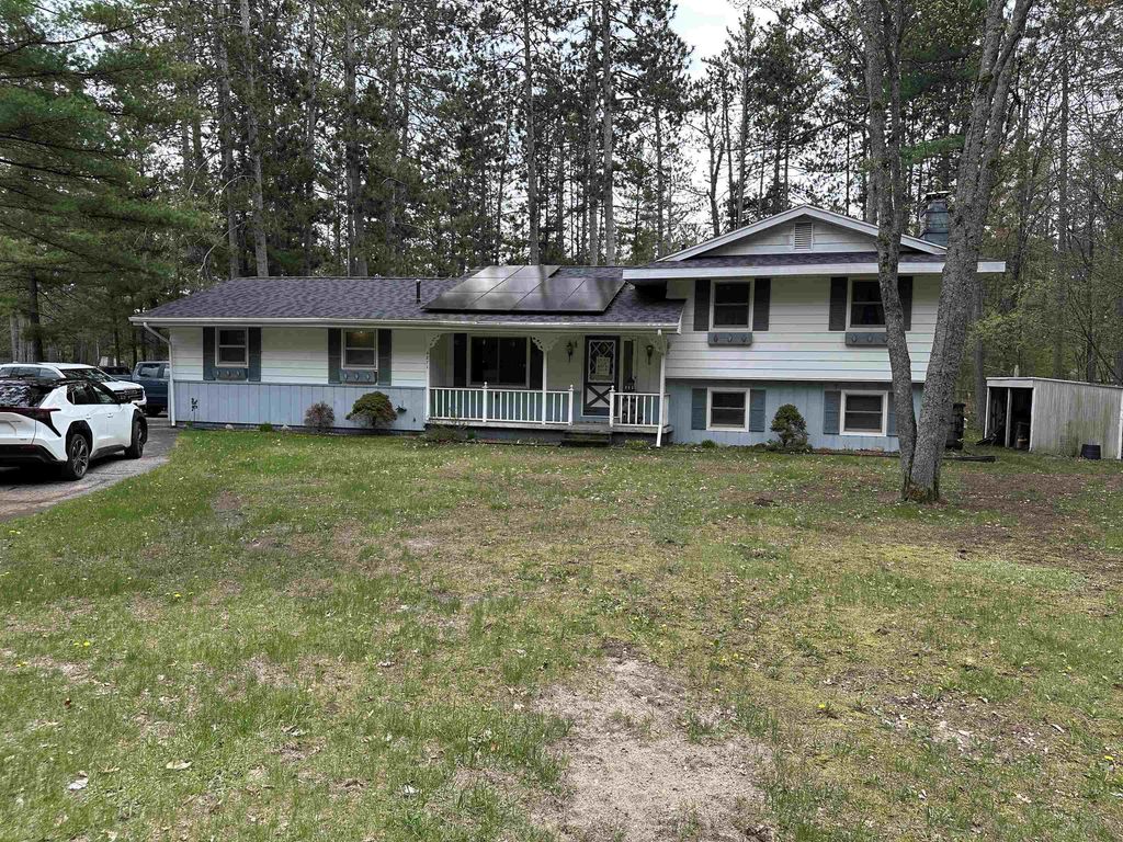 4871 Helen Dr, Grayling charter township