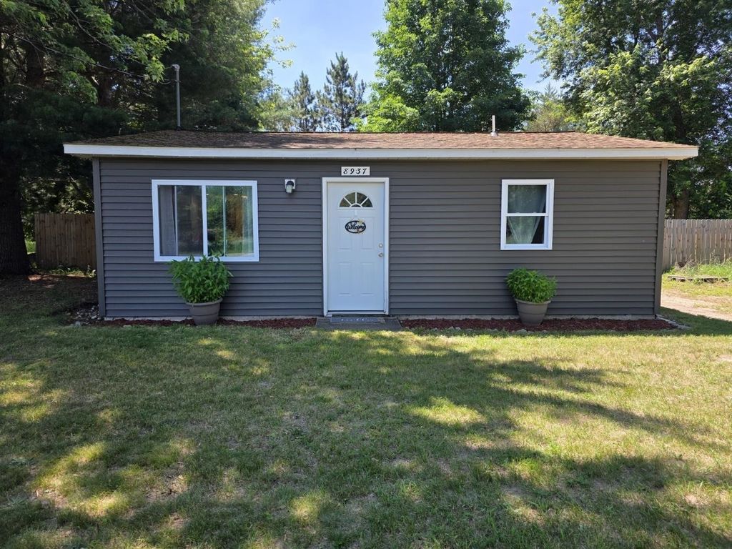 8937 Valley Road, Nw, Clearwater township