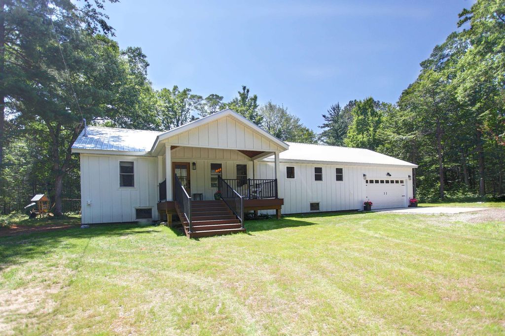 293 Fisher, Long Lake township