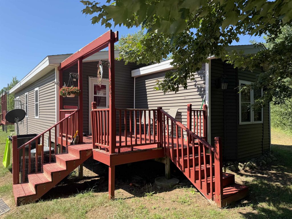 8819 Harlan, Cleon township