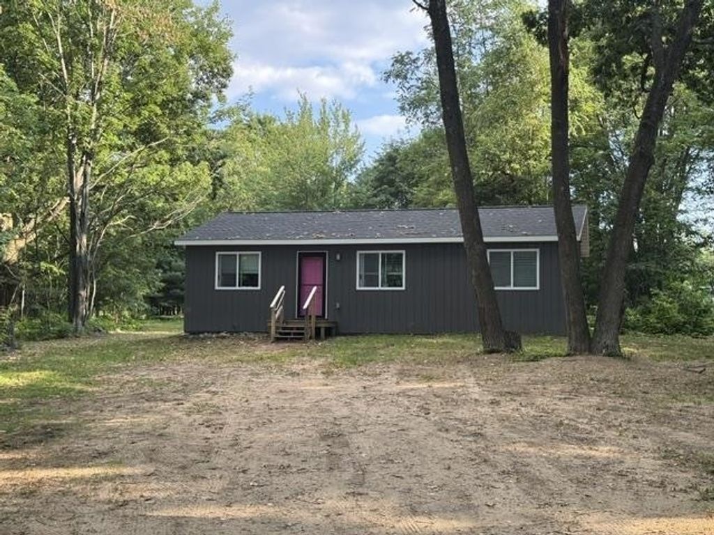 10403 W Round Lake Rd, Lake township
