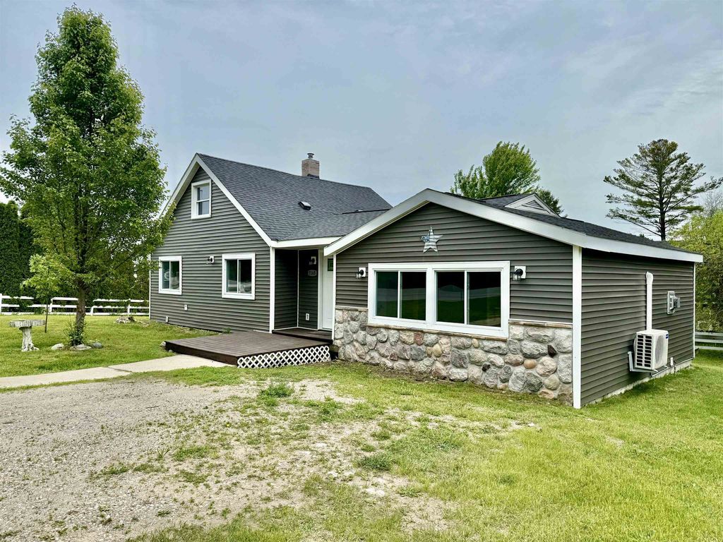 7160 N Cherry, Milton township
