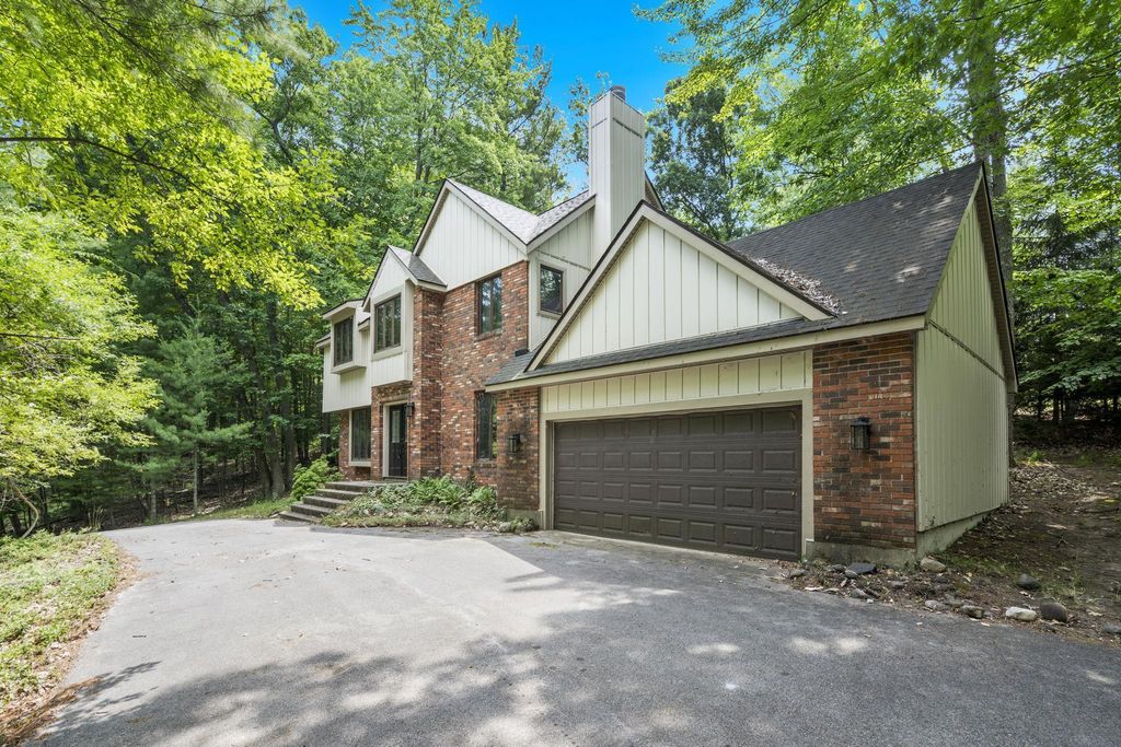4590 Weathering Heights, Acme township