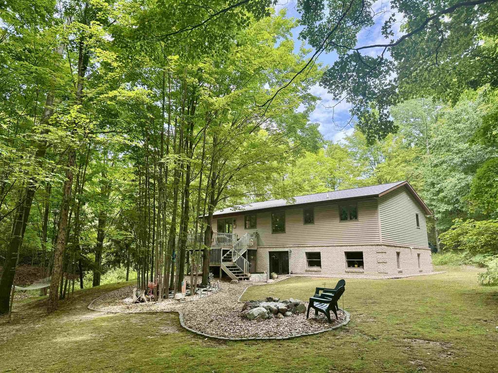 3885 Gaddi, Garfield charter township