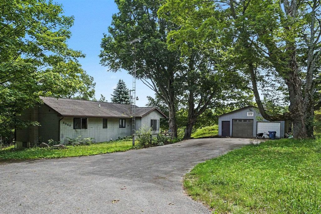 5560 Demerly Rd, Joyfield township