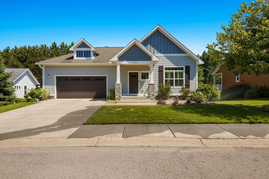 10713 Shrewbury St, Traverse City city